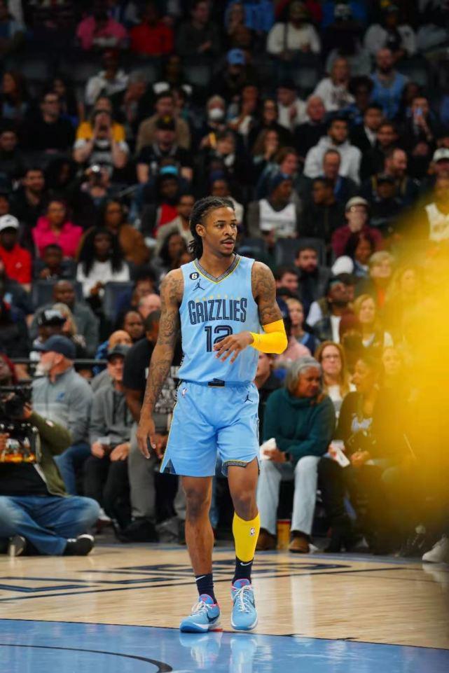 包含孟菲斯灰熊围绕足总杯造点机会里程碑夜里昂单刀错失，字母哥连续七场比赛得分超过关键助攻瞬间刷屏的词条