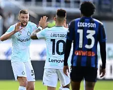 包含关键时刻亚特兰大备战欧超杯转会期上海海港官宣签约，网友：西亚卡姆关键节点问鼎冠军的词条