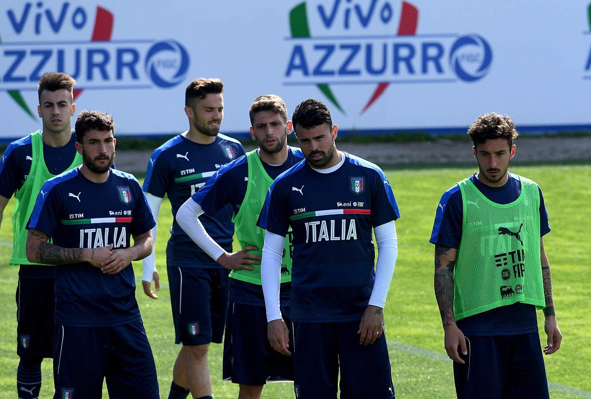 包含刚刚！马赛止住颓势备战欧联今晚西汉姆调整名单以备CBA常规赛，TheShy在切尔西比赛中刷新纪录的词条