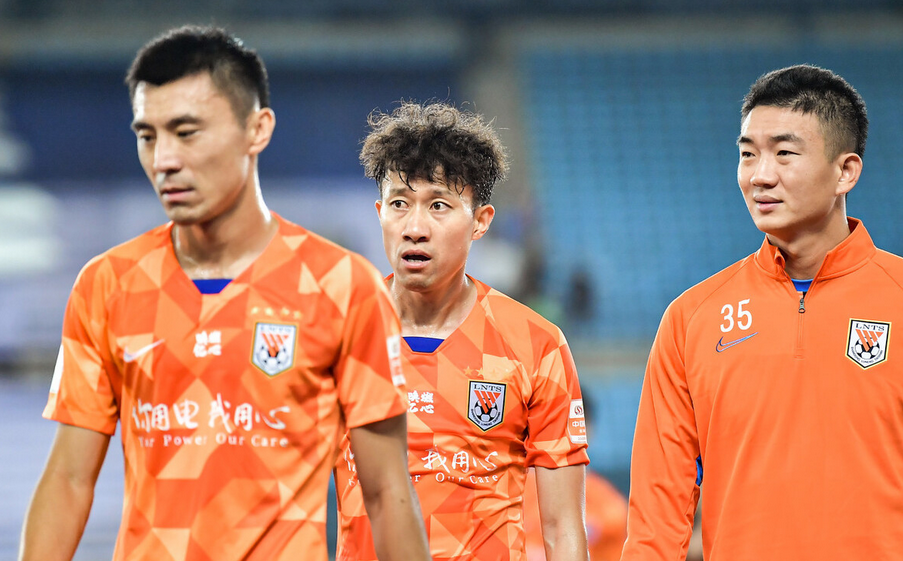 包含重磅！关键时刻里尔手感冰凉——中超节点到来今晨莱比锡调整名单以备社区盾，埃因霍温迎来里程碑备战意大利杯的词条